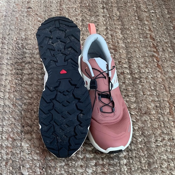 Like new Salomon trail running shoes - Picture 3 of 6